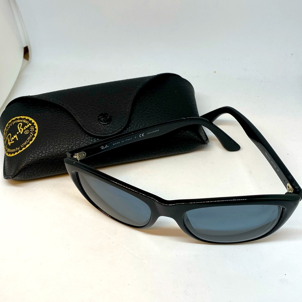 Ray-Ban RB4154 Italian Polarized Sunglasses with Ray-Ban Case